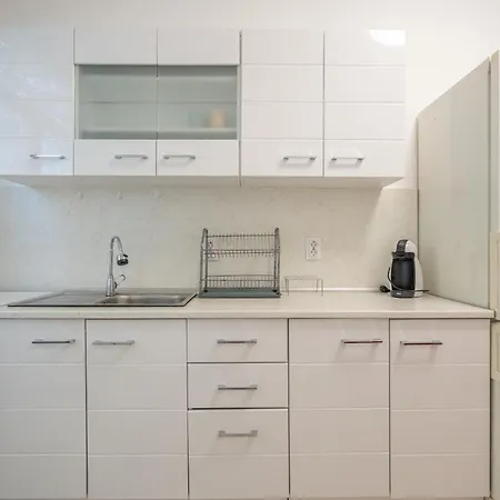 The Right Choice 16 *